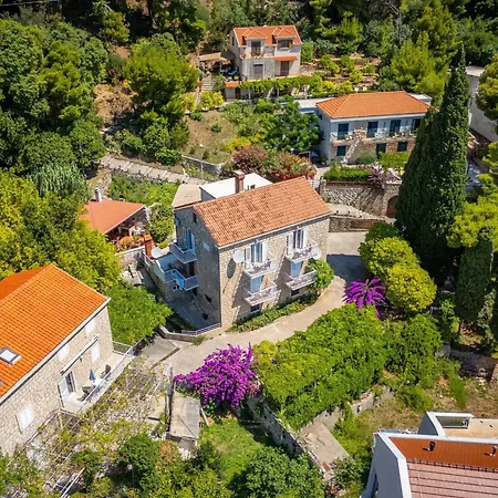 Tupina By Paulina 3*