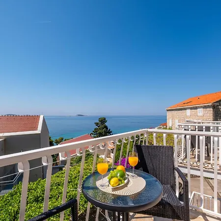 Gasthuis Tupina By Paulina 3*