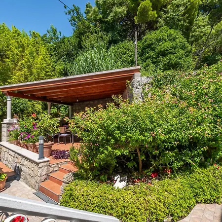 Gasthuis Tupina By Paulina